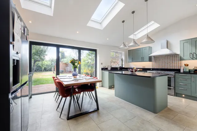 Cheam Common Road, Worcester Park, KT4, photo 3