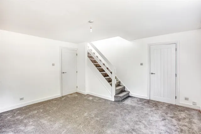 Glenfield Crescent, Mickleover, photo 3
