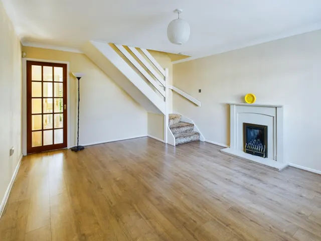 McCarthy Close, Birchwood, WA3, photo 2