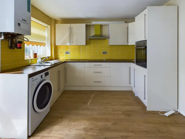 McCarthy Close, Birchwood, WA3, photo 3