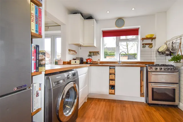 Photo 3 — Field Way, Aldershot, Hampshire, GU12 4UJ