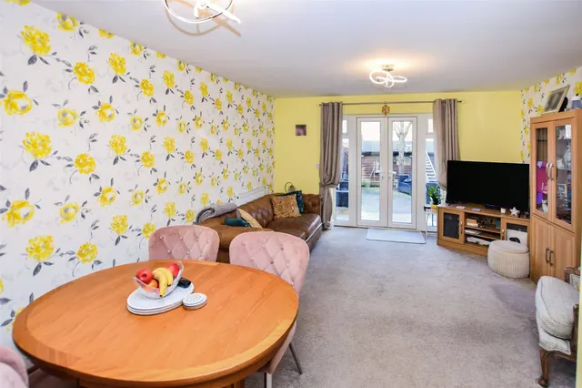 Photo 2 — Kenley Place, Farnborough, Hampshire, GU14 6FY