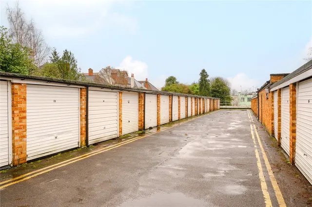 Photo 3 — Eaton Drive, Kingston upon Thames, KT2