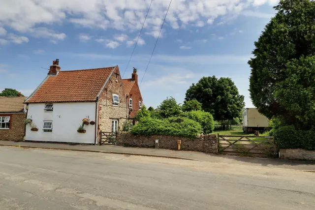 The Old Manor House, Whitton, DN15, photo 2