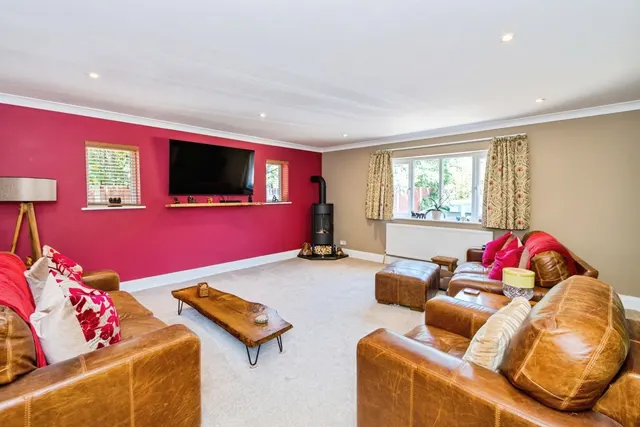 Wayside Road, St. Leonards, BH24, photo 2