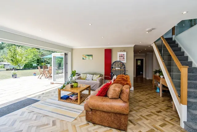 Wayside Road, St. Leonards, BH24, photo 3