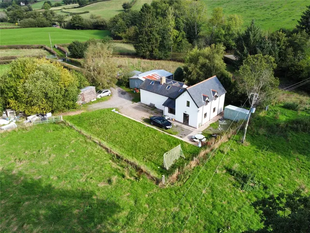 Oakley Park, Llanidloes, photo 1