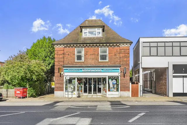 Station Road, North Chingford, E4, photo 1