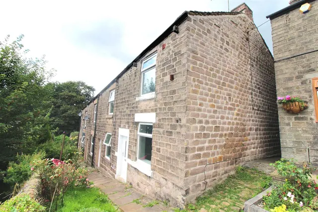 Bank Gate, Broadbottom, SK14, photo 1