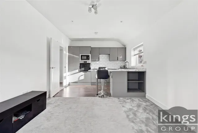 Leighton Road, Enfield, photo 3