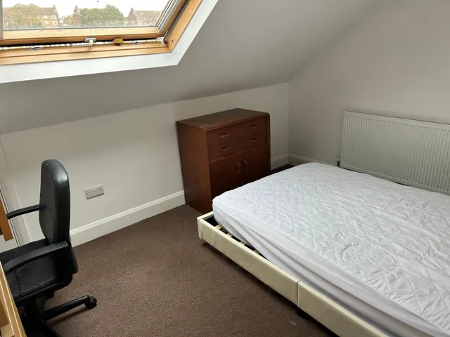 Photo 3 — Hollingdean Terrace, Brighton, BN1