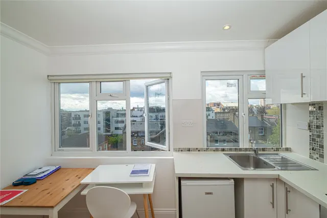 Mazenod Avenue, Kilburn, NW6, photo 3