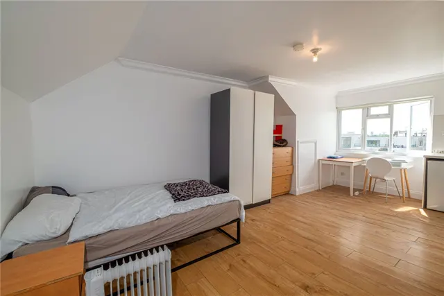 Mazenod Avenue, Kilburn, NW6, photo 2