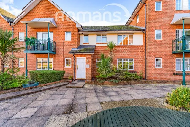 Knights Place, Windsor, SL4, photo 1