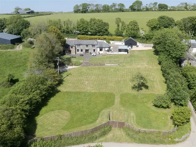 Lombard, Lanteglos, photo 1
