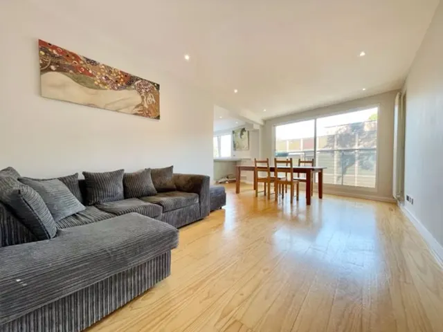 Photo 3 — Newington Causeway, London SE1 6BD