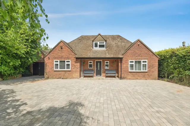 Upper Paradise, Kings Sutton, Banbury, photo 1