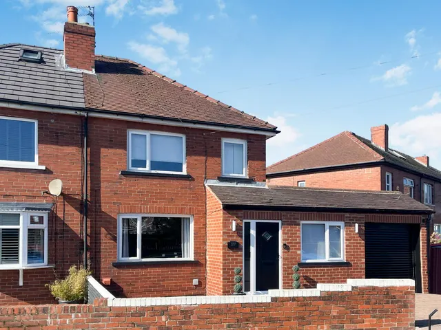 Silcoates Lane, Wakefield, WF2, photo 3