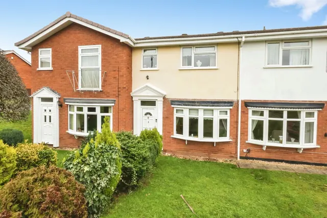 Monteagle Drive, Kingswinford, photo 1