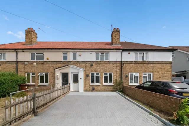 Barrack Road, Hounslow, TW4, photo 1
