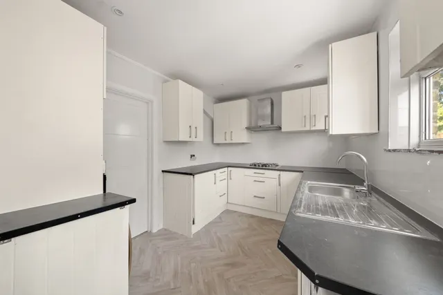 Barrack Road, Hounslow, TW4, photo 2