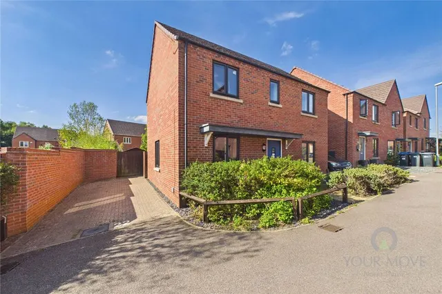 4 bedroom house — Scott Close, St Crispins, Northampton, NN5