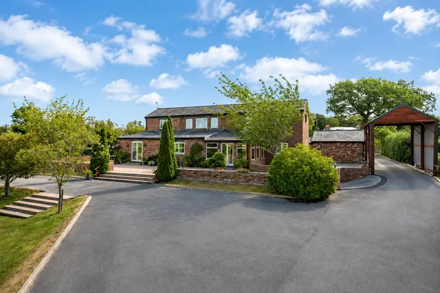 Alderley Edge, photo 1