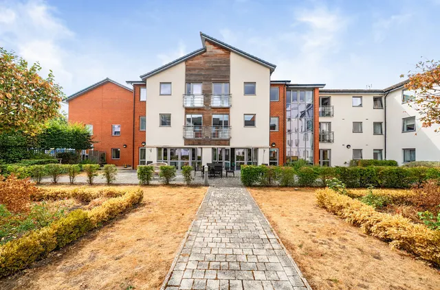 Kings Place, Fleet, Hampshire, GU51 3FS, photo 1