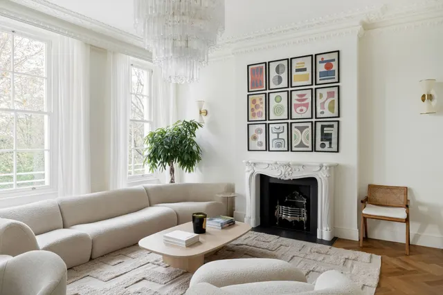 Photo 2 — Ladbroke Grove, Notting Hill, London, W11 3AR