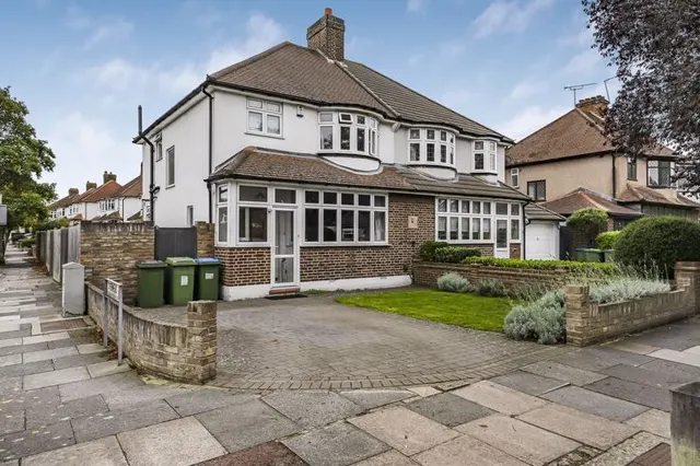 Avery Hill Road, London, SE9, photo 1