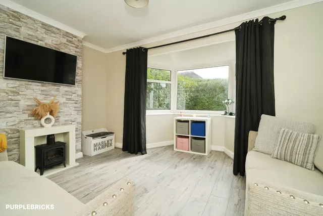 Rosendale Crescent, Bacup, OL13, photo 3