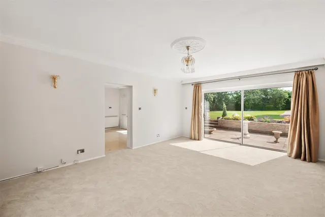 Vine Grove, Hillingdon, photo 3