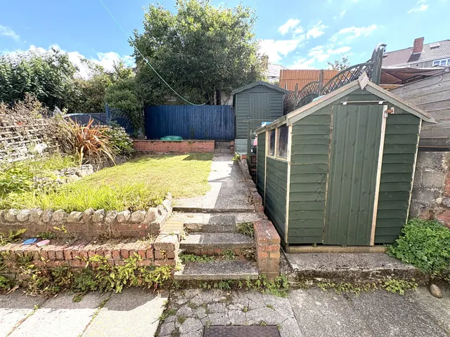 Cefn Coed Crescent, Cockett, SA2, photo 3