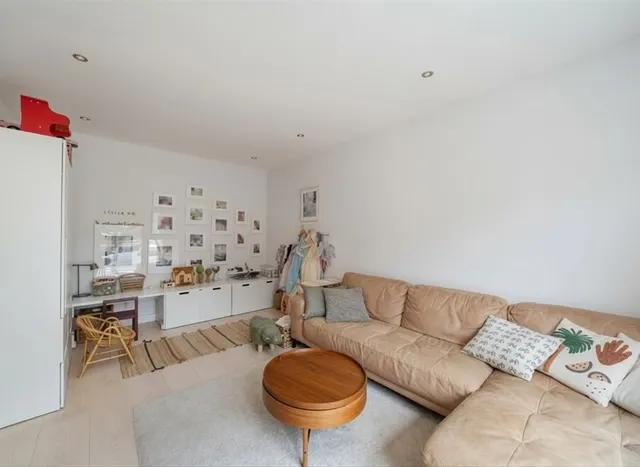 Photo 2 — Hutton Mews, Putney, SW15