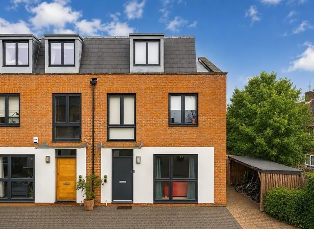 Hutton Mews, Putney, SW15, photo 1
