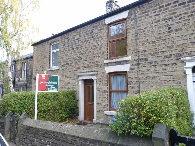 Mottram Road, Broadbottom, SK14, photo 1