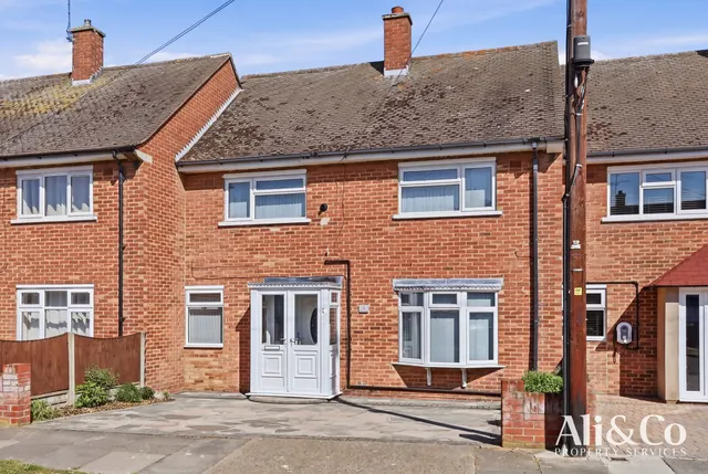 Gourney Grove, Grays, Essex, RM16 2DH, photo 1