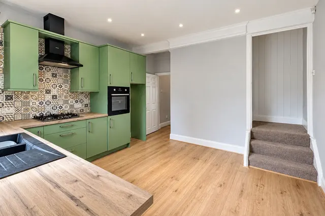 Glossop Road, Glossop, photo 3