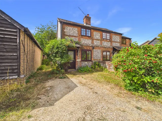 Chinnor Road, Bledlow Ridge, HP14, photo 1