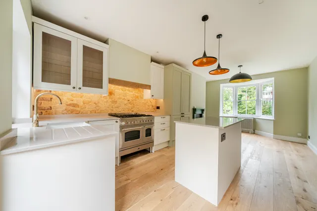 Photo 3 — Marley Lane, HASLEMERE, GU27