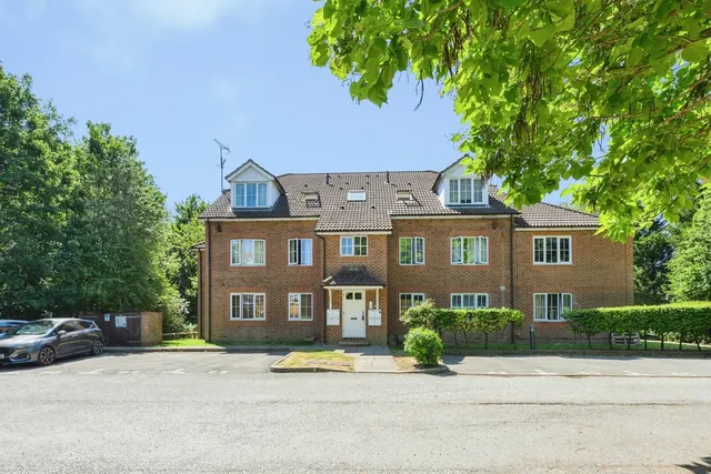Aspen Vale, Whyteleafe, Surrey, CR3, photo 1