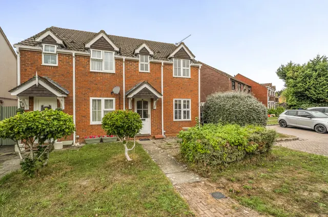Bergenia Court, West End, GU24, photo 1