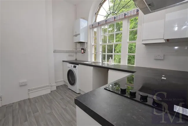 Vicarage Lane, Chigwell, IG7, photo 3