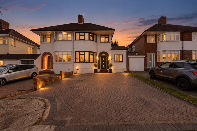 Brownspring Drive, London, SE9, photo 1