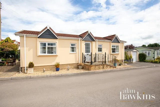Lillybrook Estate, Lyneham, photo 1