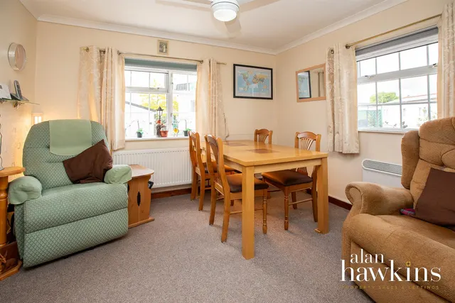 Lillybrook Estate, Lyneham, photo 3
