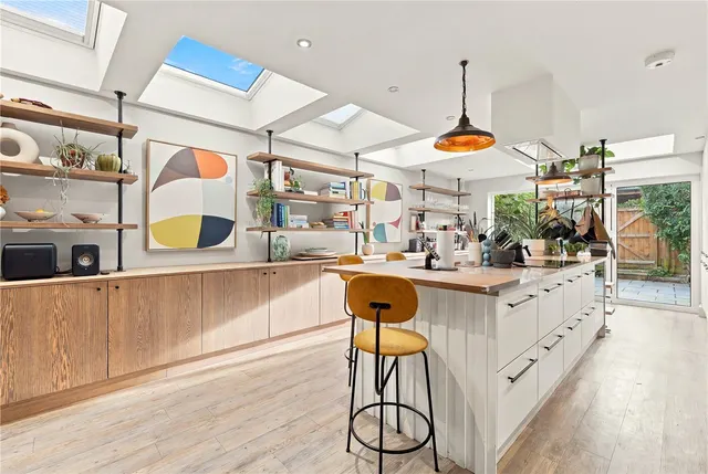Langroyd Road, London, SW17, photo 1