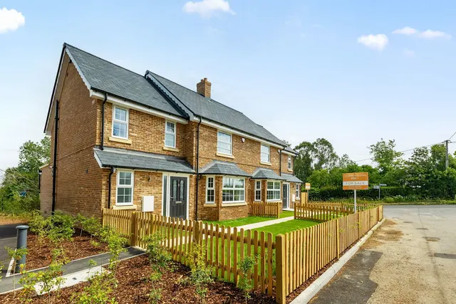 Spenny Lane, Claygate, TN12, photo 1