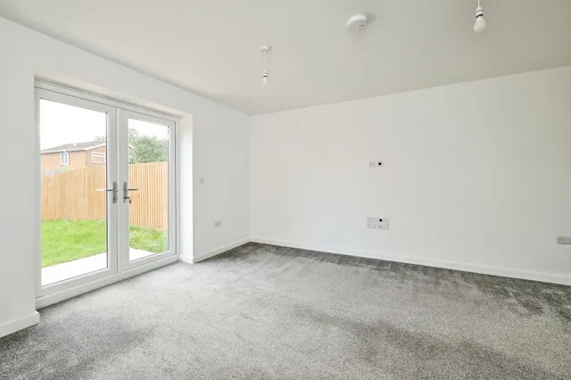 Photo 3 — Tony Worth Close, Holbeach, Spalding