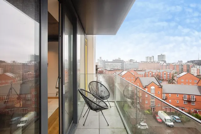 Chapeltown Street, Manchester, M1, photo 1